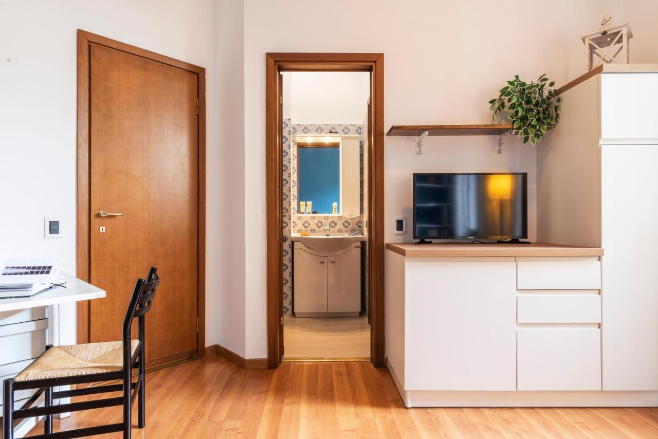 Casa Blu Flexyrent Apartment Wifi - No Ac ميلان المظهر الخارجي الصورة